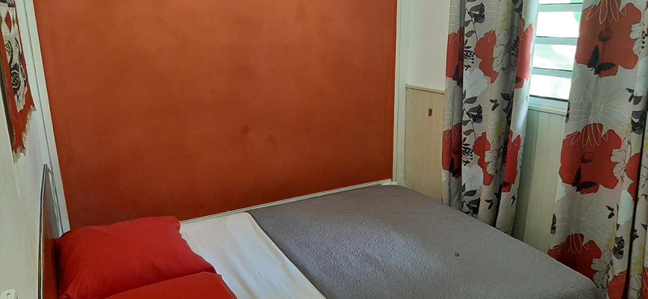 Apartament Les Anones Saint-Gilles Les Bains Zewnętrze zdjęcie