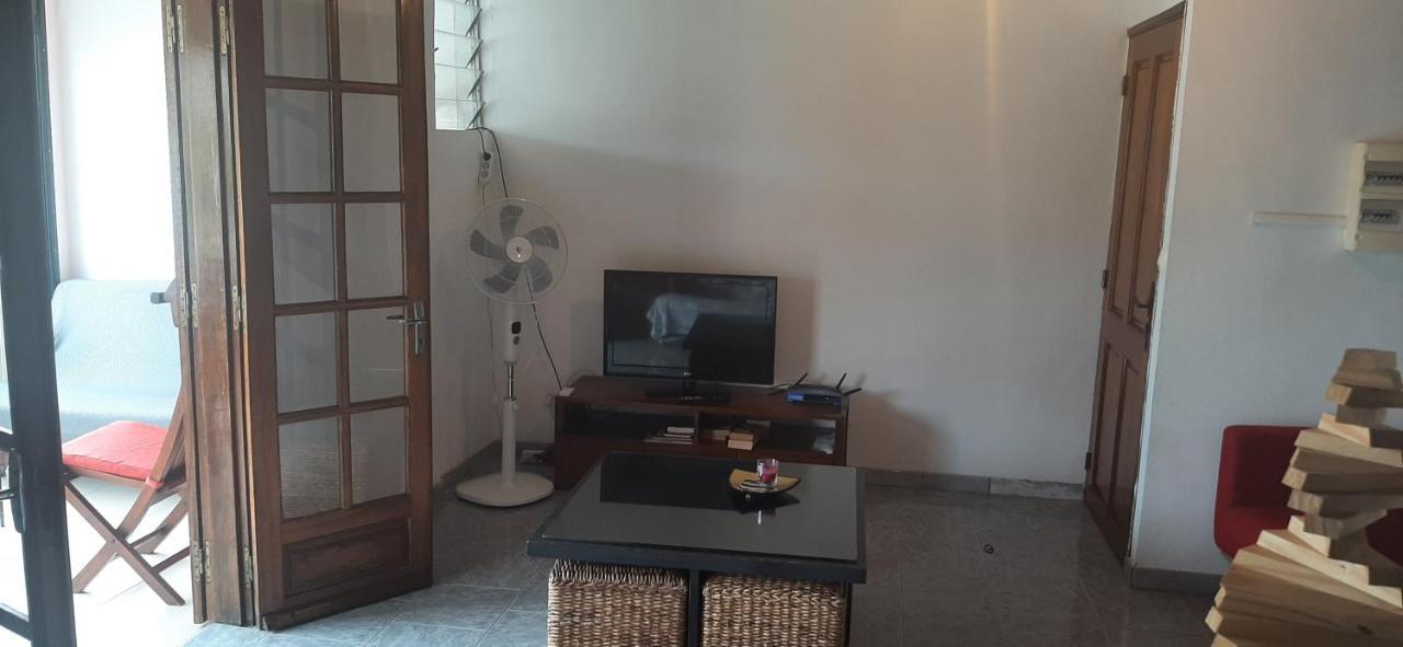 Apartament Les Anones Saint-Gilles Les Bains Zewnętrze zdjęcie